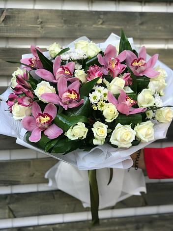 Букет цветов из: Розы и Хризантемы в Вольгинский
