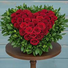 Цветочная композиция из Розы в виде сердца в Вольгинский