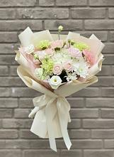 Букет цветов из:  Гвоздики, Розы, Лизиантусы и Хризантемы #REPLACE_PRED# Вольгинский
