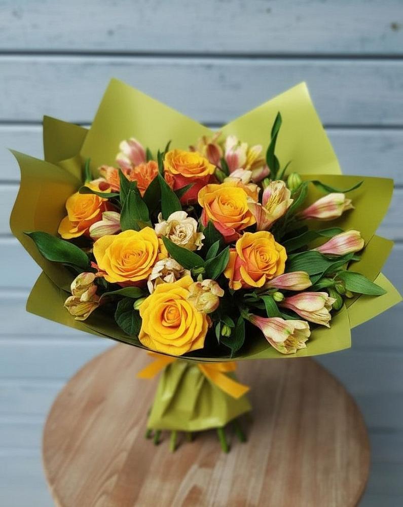 Букет цветов из: Альстромерии и Розы в Вольгинский