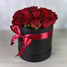 Цветочная композиция из Розы в шляпной коробке в Вольгинский