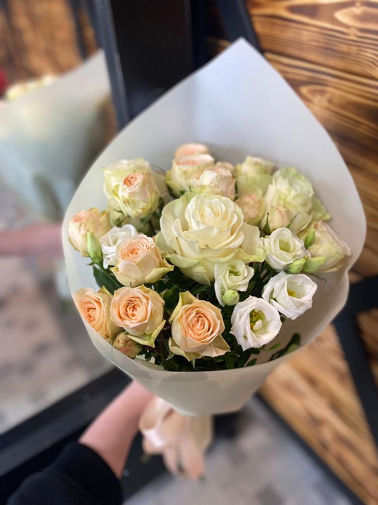 Букет цветов из: Розы и Лизиантусы в Вольгинский